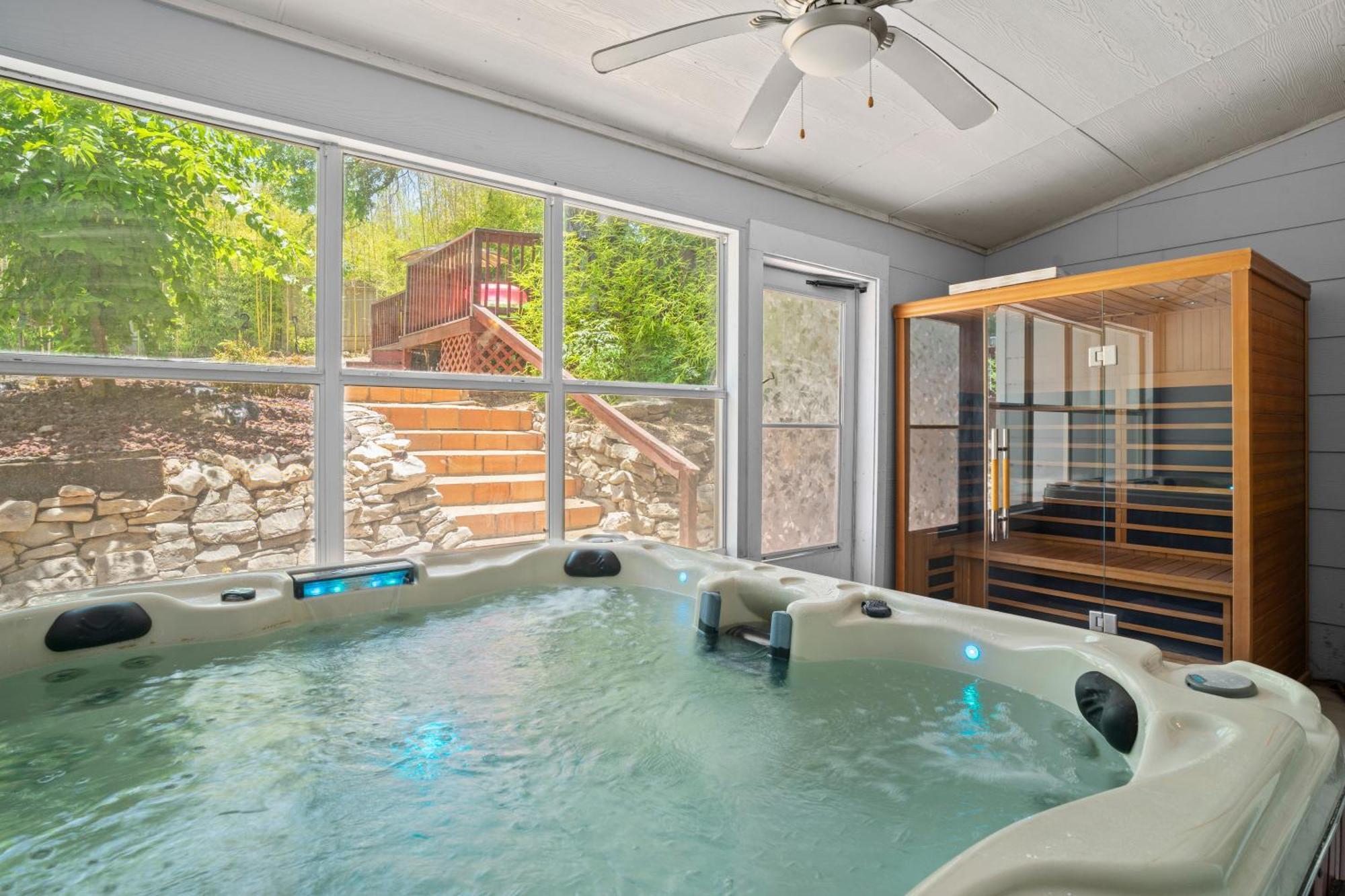Bamboo Oasis-Relaxing Hot Tub-Family Time Villa Сан Антонио Екстериор снимка